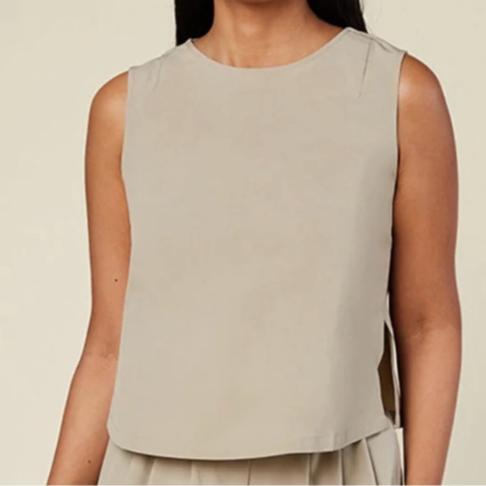 Wayre Shift Snap Neutral Travel Outdoor Vacation Preppy Quiet Luxury Tank Top XS